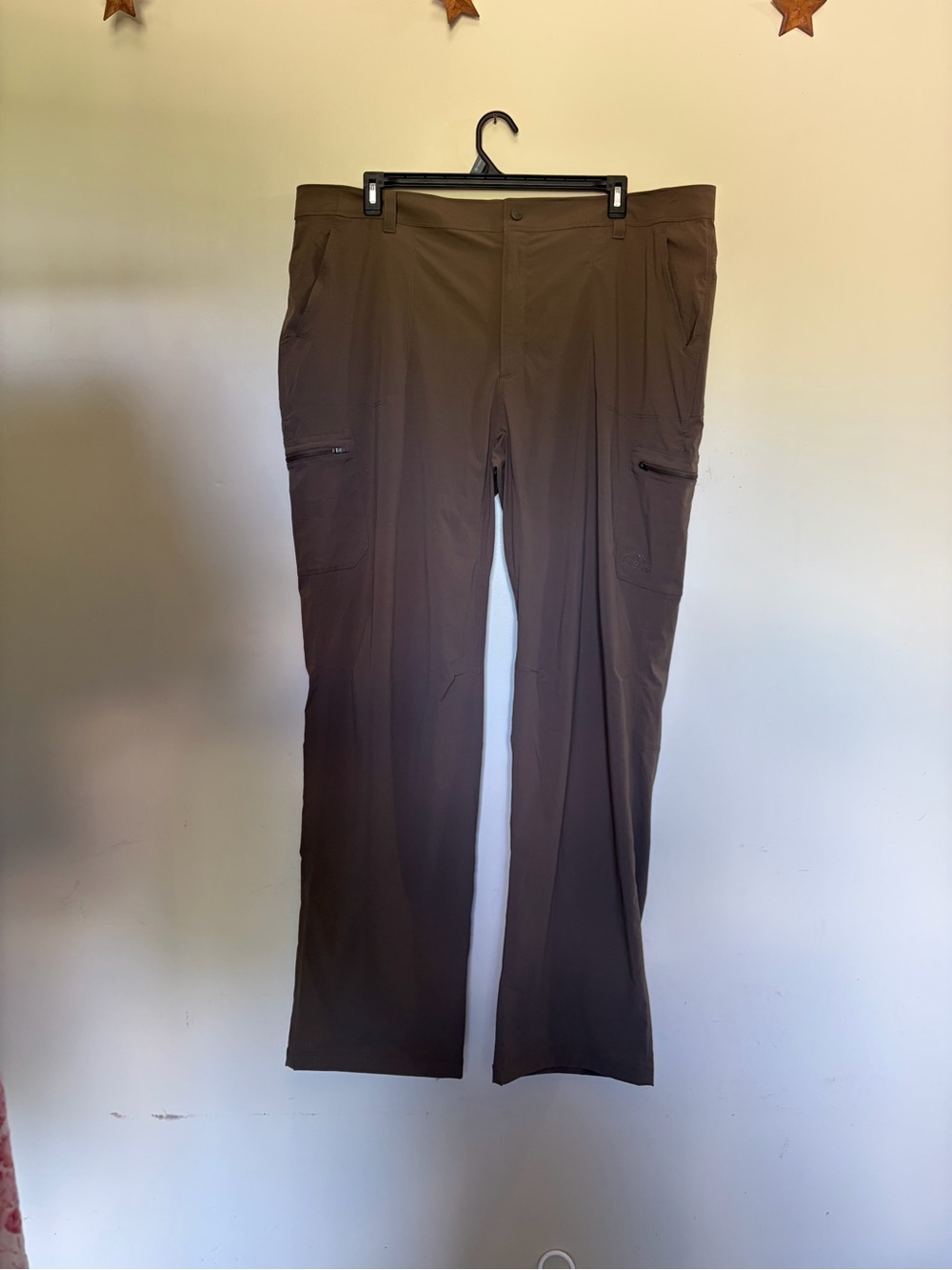 LL Bean men’s big and tall Cresta hiking utility pants brown 44 x 36 NEW